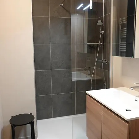 Madison A Apartment