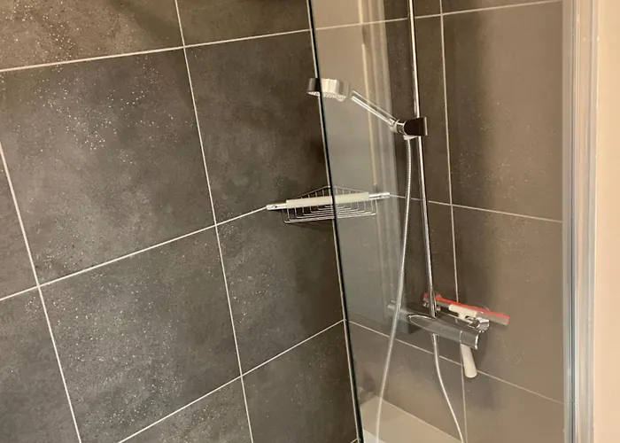 Madison A Apartment *